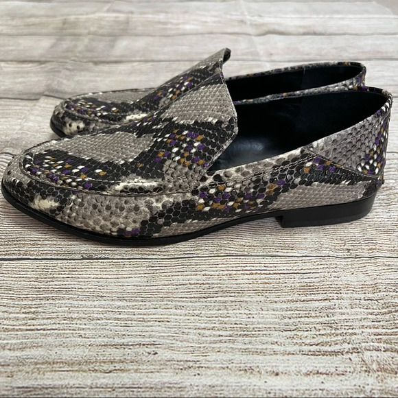 Vince Camuto Jendaya Convertible Loafer Mulberry Snake Print Leather Sz 6.5 - Picture 6 of 11